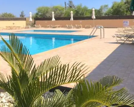 شقة Nissi Golden Sands Free Wifi